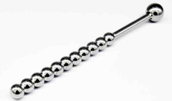Planting balls to the thickness of the penis